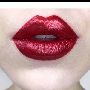 Kat Von D Glimmer Veil Everlasting Liquid Lipstick